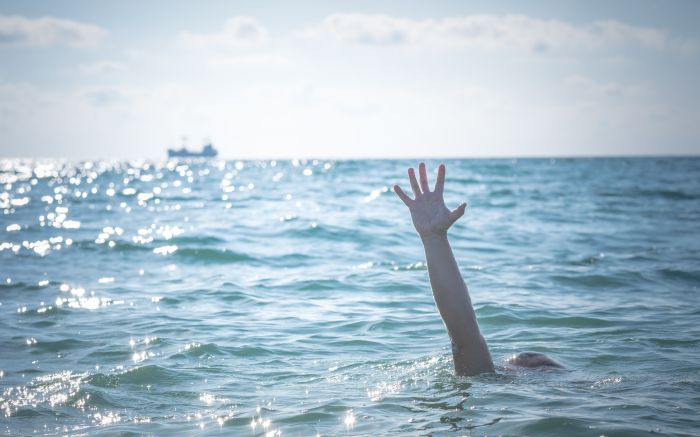 Banhista estava com falta de ar, dores abdominais e muito frio (Foto: Ilustrativa/Envato)