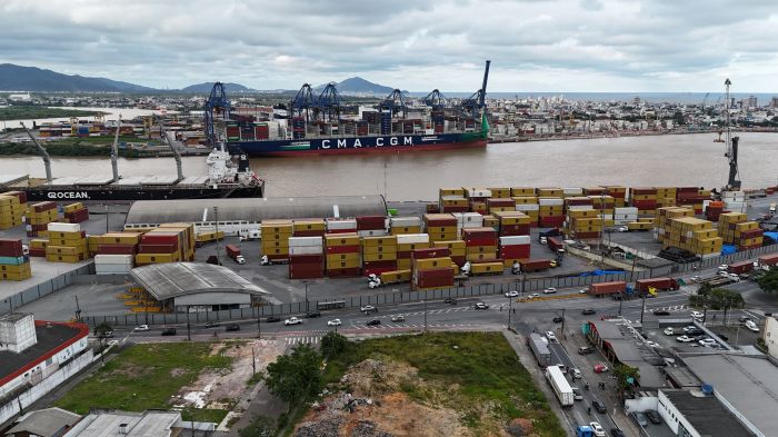 APS “compra briga” com SPI e JBS e pede que Antaq reveja decisão contrária à movimentação de fertilizante
(Foto: Arquivo/Felipe Trojan)