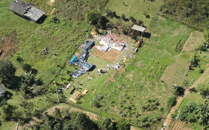 Tornados deixaram rastros de destruição; duas pessoas morreram (Foto: Divulgação/Defesa Civil)