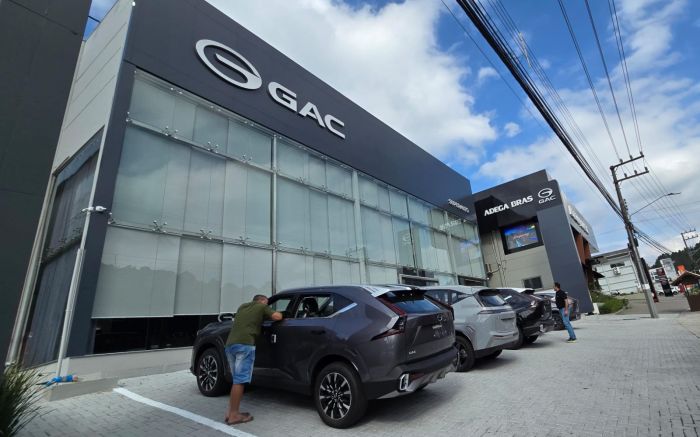 Concessionária da GAC em Balneário Camboriú é a primeira da marca no Litoral Norte de SC (Foto: Camila Diel/DIARINHO)