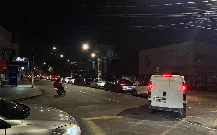 BR 101 tem filas entre Navegantes e Balneário Camboriú (Foto: Amanda Moser)