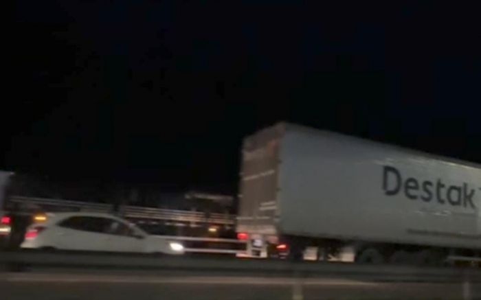 Engavetamento envolveu cinco veículos (Foto: Reprodução)