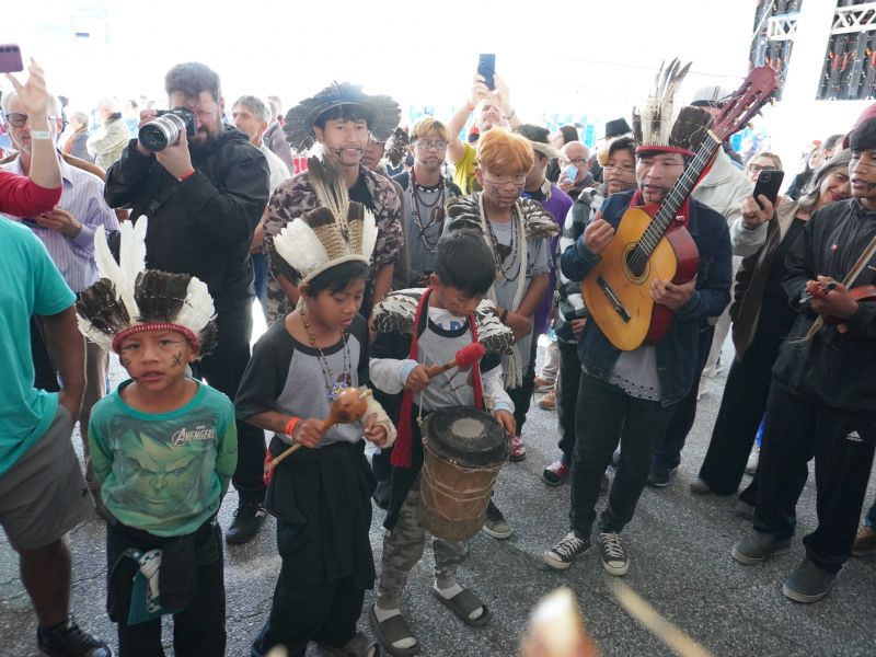 Grupo indígena participou da cerimônia (foto: Felipe Trojan)
