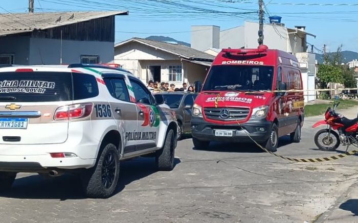 Revólver usado no crime foi escondido em roupas (Foto: Reprodução/Leitor)
