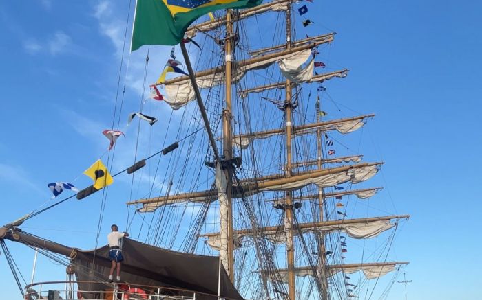 Recomendação é embarcar com sapatos fechados (Foto: Amanda Moser)