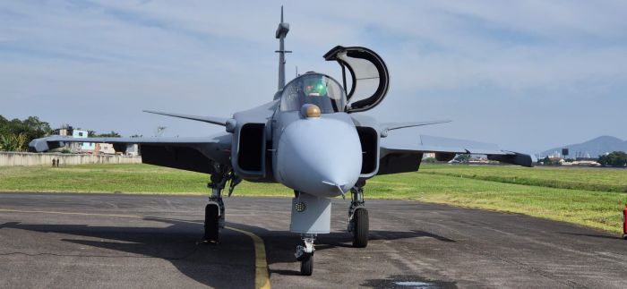 Esse foi o 10º caça que chegou em Navegantes e partiu pra Goiás (Foto: Divulgação/Motiva)