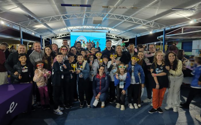 Legenda: Estudantes vão representar SC na final nacional da FLL 2025 (Foto: Divulgação)