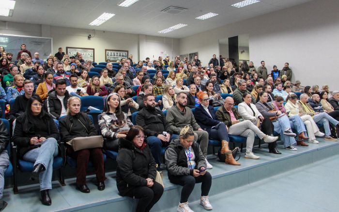 Votação teve unanimidade e plenário lotado (Foto: Charles Camargo/Divulgação/CVBC)