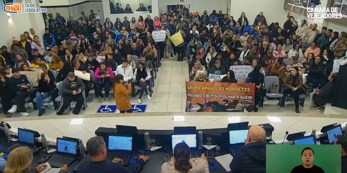 Servidores da saúde, educação e agentes comunitários lotaram a Câmara em noite de protestos (Foto: Divulgação)
