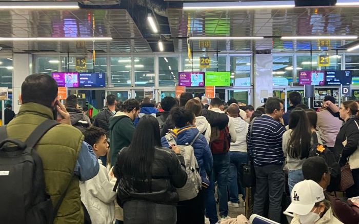 Gol informou que pista foi liberada por volta das 16h40 e que, após análise, pousos e decolagens seriam reiniciados (Foto: Leitor)