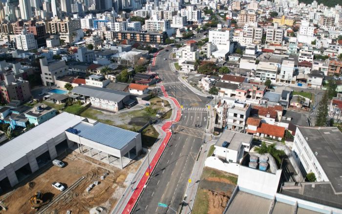 Via já está liberada para o trânsito (Foto: Fabrício Pitella)