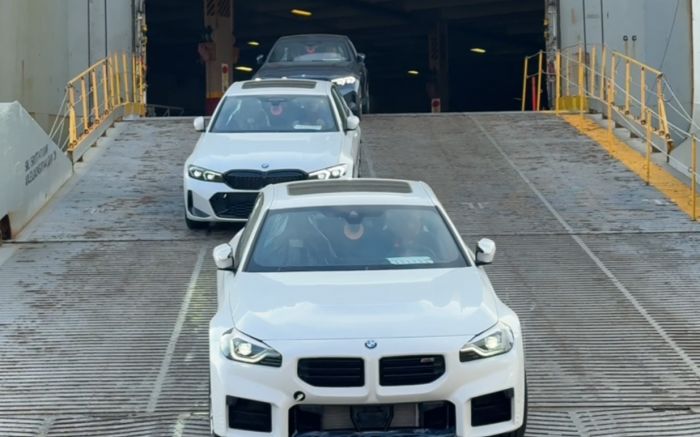 Carrões chegaram a Itajaí no domingo (Foto: Divulgação)