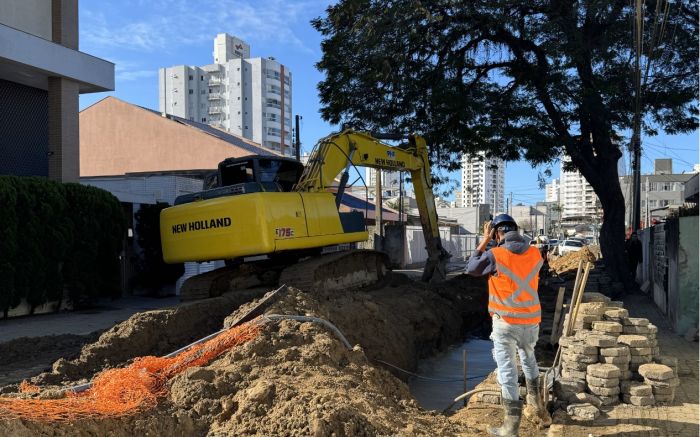 Obras causam falta de água em diferentes bairros de Itajaí (foto: divulgação)