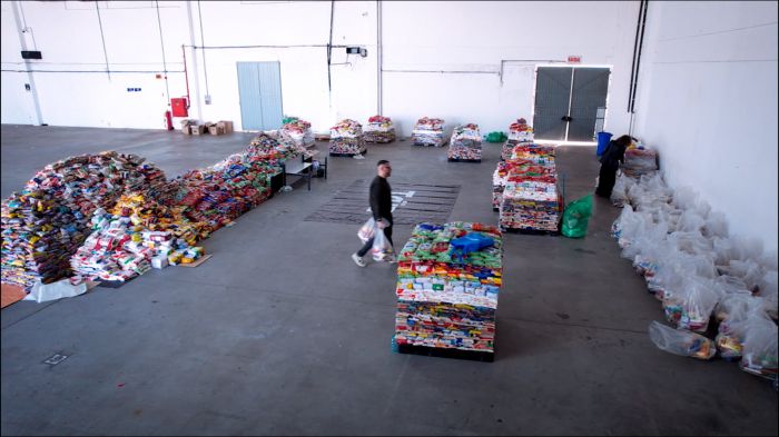 Ação social garantiu reforço nos estoques de entidades assistenciais da região (Foto: Bruno Gomulski e Ninho Júnior/Divulgação)