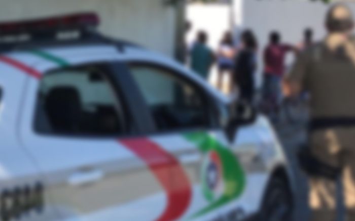 Legenda: Facada atingiu as costas do rapaz, próximo ao pulmão, e ele sangrava bastante (Foto Arquivo / Ilustrativa)