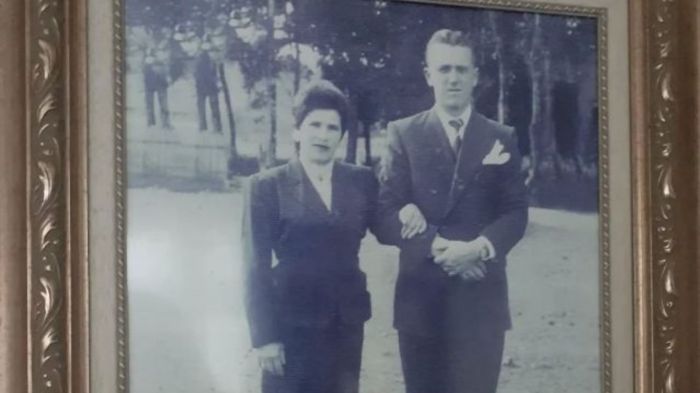 Legenda: Quadro era presente de pai falecido e carrega história familiar (Foto: Denise Wiethorn)