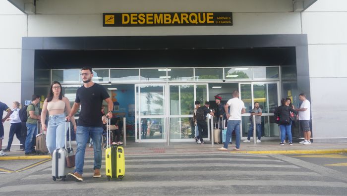 Entre janeiro e junho, foram 12.437 pousos e decolagens em Navegantes (Foto: Arquivo/João Batista)