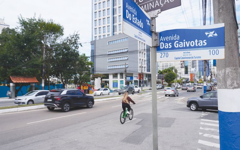 Fluxo pela Dalmo Vieira até a rua Uganda se mantém normal