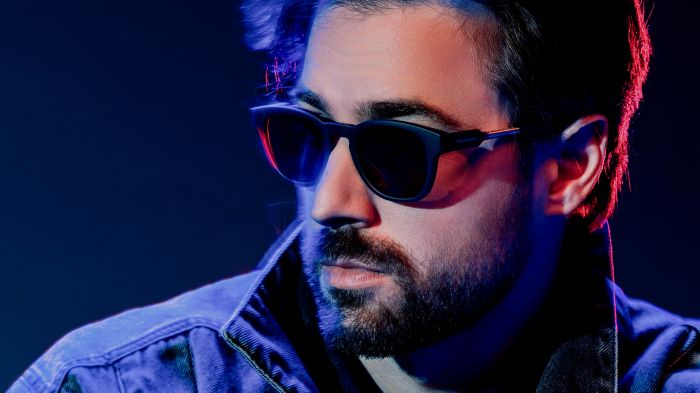 São 29 modelos de óculos e cinco relógios (Foto: Divulgação)