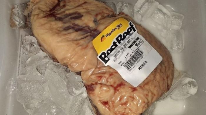 Segurança do mercado conteve o homem até a chegada da Polícia Militar (Foto: PMSC/Divulgação)