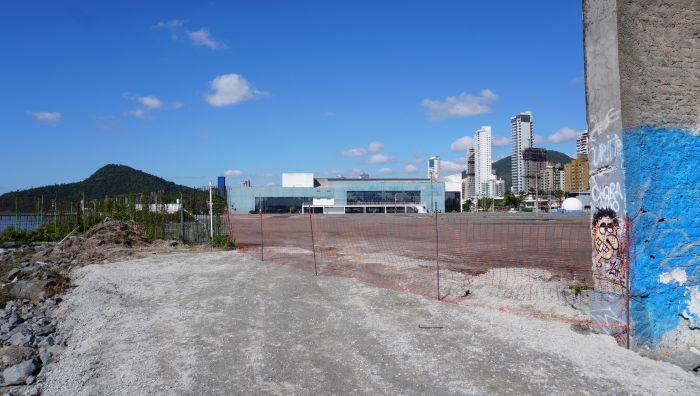 Medida em parceria com o Porto compensa perda de vagas pra faixa do ferry (Foto: João Batista)