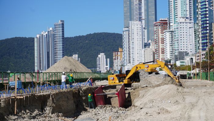 Barreira é parte da infraestrutura pra novas áreas de lazer (Foto: João Batista)