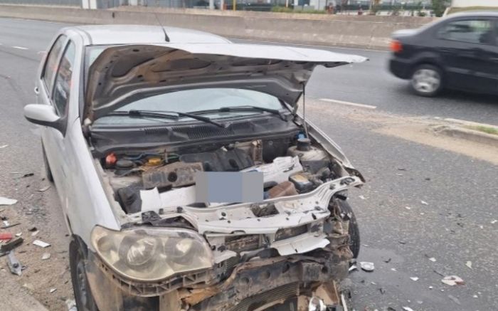 Motorista não conseguiu frear a tempo de evitar a batida (Foto: Divulgação/PMR)