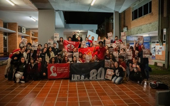 Manifestação durou cerca de três horas (Foto: Manolo Carlos)