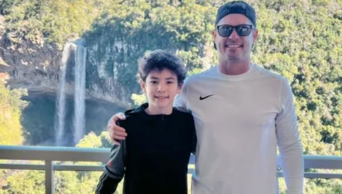 Celular e carro foram encontrados abandonados em BC (Foto: Redes sociais)