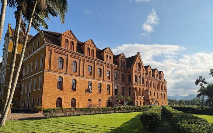 Mudança mantém charme e estilo do prédio reconhecido como patrimônio cultural (Foto: Divulgação/Pousada do Seminário)