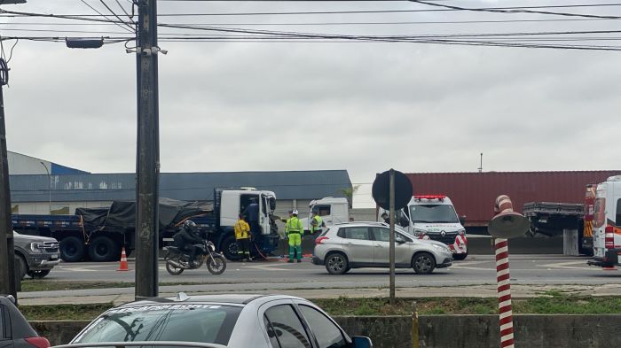 Engavetamento causou nove quilômetros de fila no sentido Floripa (Foto: leitor)