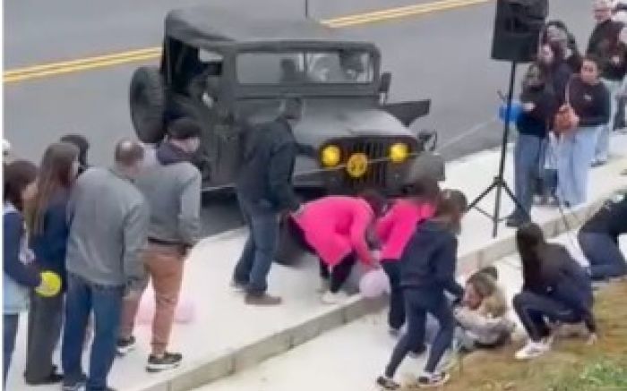 Carro é de grupo de colecionador de veículos militares antigos (Foto: Reprodução)