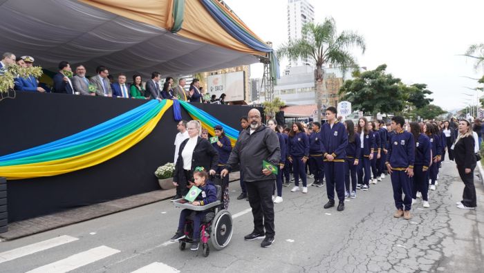 Em Itajaí, Beira Rio recebeu mais de 10 mil pessoas, segundo a prefeitura (Foto: João Batista)