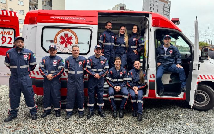 Ambulância 0 km vem com monitor cardíaco e desfibrilador (Foto: PMBP/Divulgação)