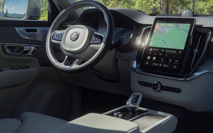 Serviço conecta motoristas à central Volvo em qualquer hora do dia ou da noite (Foto: Divulgação/Volvo)