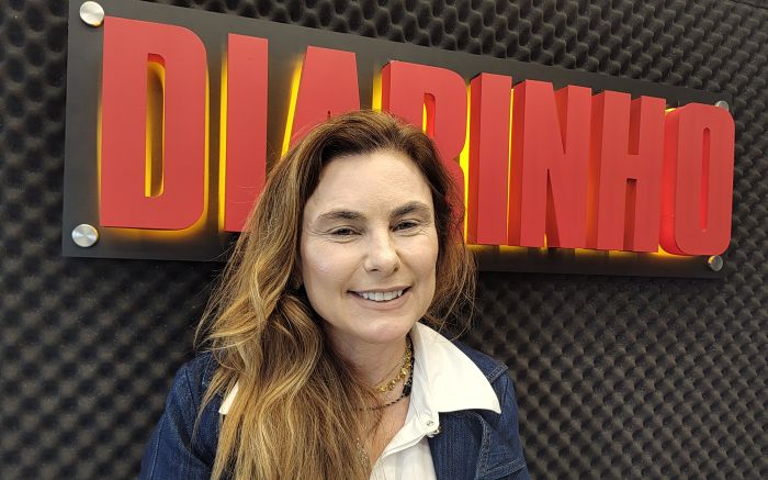 Deputada participou do programa Desembucha JC na sede do DIARINHO (Foto: Fran Marcon)