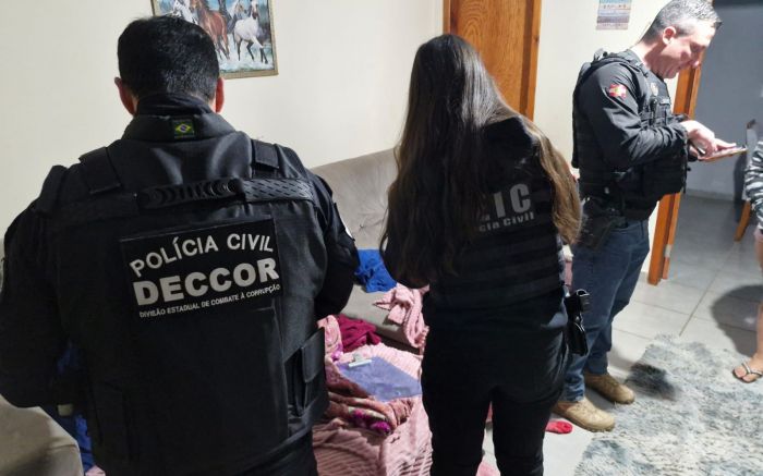 Mandados foram cumpridos em quatro cidades de Santa Catarina e Paraná (Foto: Divulgação PCSC)