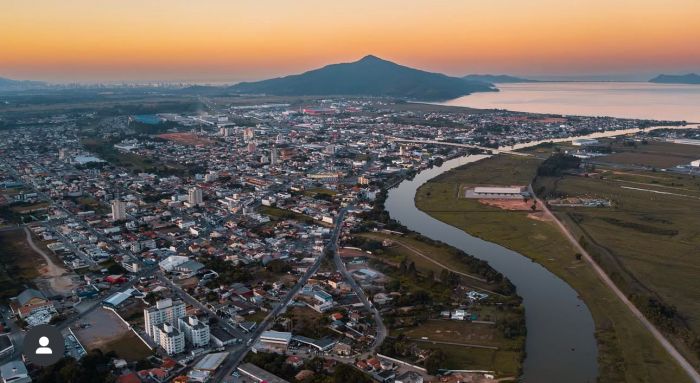 Uma explosão em uma pedreira provocou o “tremor” (Foto: Reprodução/Eu Amo Tijucas/Instagram)