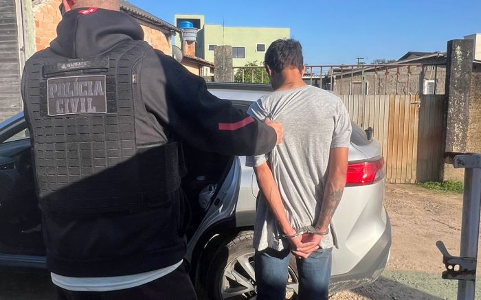 Golpista foi preso nesta segunda por estelionato (Foto: Divulgação/PCSC)