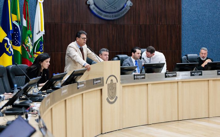 Votação aconteceu na noite desta quinta-feira (Foto: Davi Spuldaro)