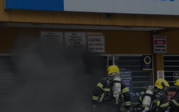 Fumaça densa era vista de longe (Foto: Divulgação/CBMSC)