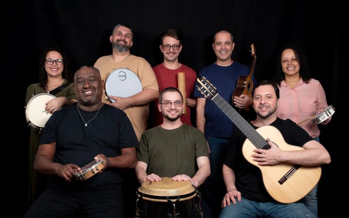 O grupo de samba Samba da Antonieta leva o ritmo para escolas públicas de Itajaí (Foto: Divulgação/Sabrina Stahelin)