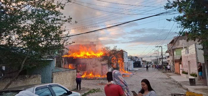 Equipes atuaram no local (Leitor)