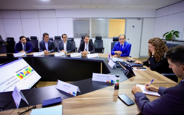 Ministra Esther Dweck, João Paulo e Décio Lima participaram da reunião (Foto: Divulgação)