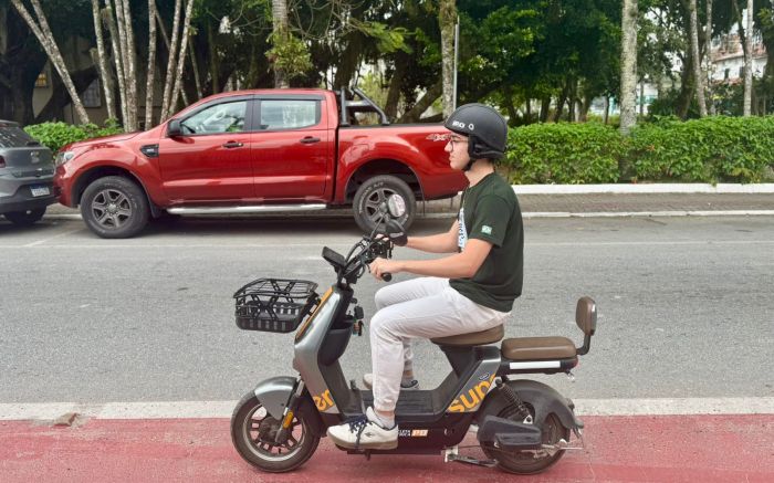 Ciclomotores só poderão circular em pistas de rolamento e ciclorrotas (Foto: Divulgação/Georgia Cordeiro)