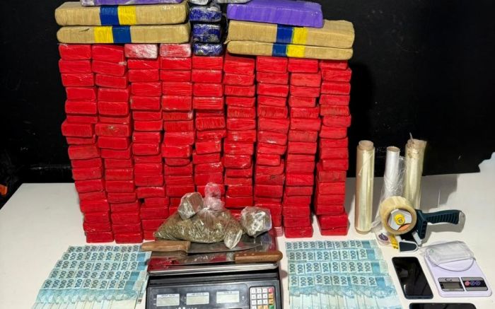 Esquema foi descoberto após um motorista ser flagrado com 20 kg de maconha em Itajaí (Foto: Divulgação/PMSC)