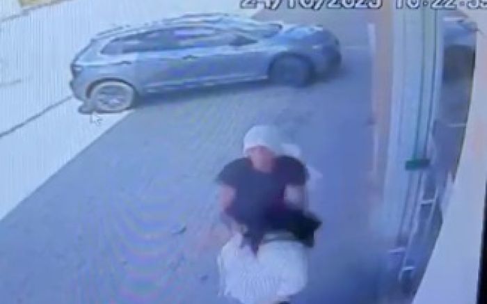 Legenda: Vítima disse que não tinha dinheiro, só cartão (Foto: Reprodução)