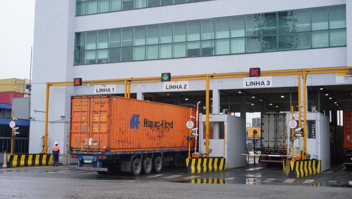 Agentes portuários passaram a conferir horários com motoristas (Foto: João Batista)