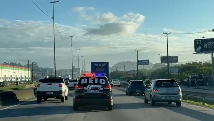 Legenda: A operação é uma colaboração entre a Polícia Civil, Polícia Militar e Polícia Penal (Foto: Divulgação/PCSC)