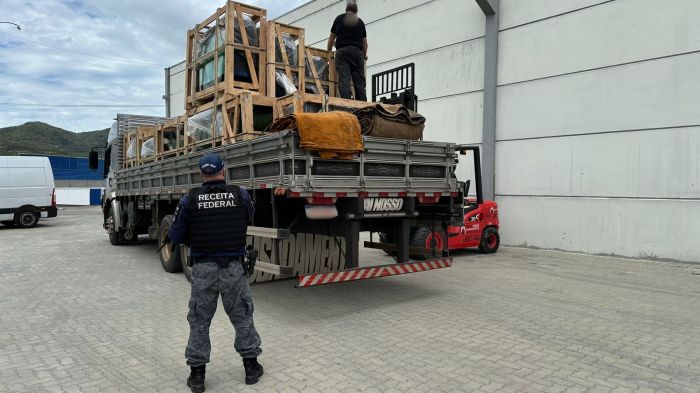 Carregamento foi levado para o pátio da Receita (Foto: Divulgação/RFB)